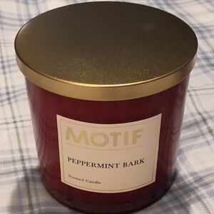 Peppermint Bark Scented Candle - 23oz (Have 2 Available)